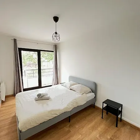 Ponsardin- Avec Balcon Et Parking *