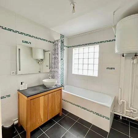Ponsardin- Avec Balcon Et Parking Apartment *