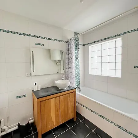 Ponsardin- Avec Balcon Et Parking * Reims