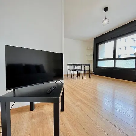 Ponsardin- Avec Balcon Et Parking Apartment *